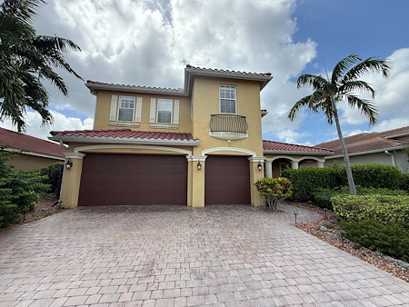 Punta Gorda Salt Air & Algae: Why Your Home Needs Annual Exterior Cleaning